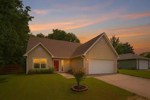 3701 Churchill Dr, Columbia, MO 65201