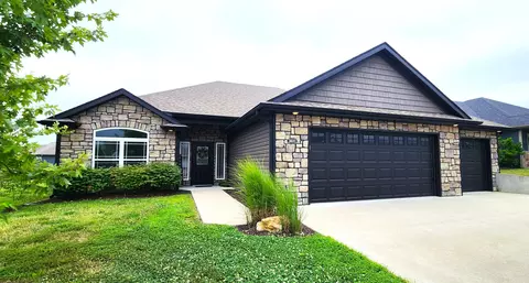 3600 Yellowwood Dr, Columbia, MO 65202