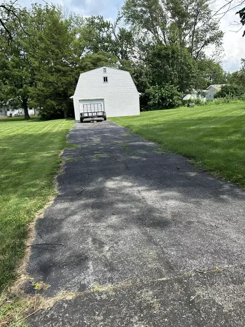 218 Sunset Ln, Centralia, MO 65240 photo 1