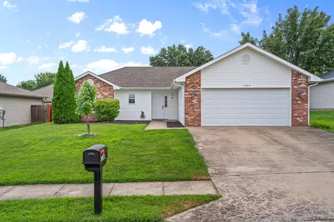 1704 Native Dancer Dr, Columbia, MO 65202