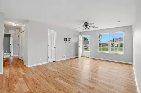 215 E Tully Ct, Columbia, MO 65202 photo 3