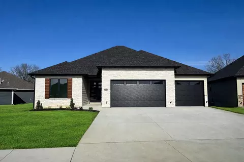 2829 Misty Flower Dr, Columbia, MO 65203