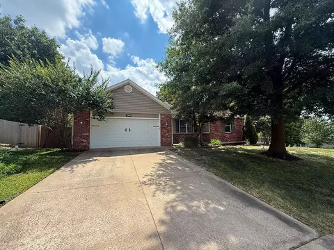 1302 Lookout Ct, Columbia, MO 65202