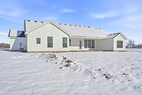 10750 E Roberts Ln, Centralia, MO 65240 photo 2