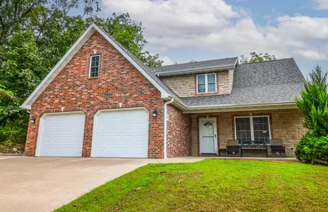 3708 Christian Rdg, Jefferson City, MO 65101