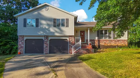 817 Cypress Ln, Columbia, MO 65203