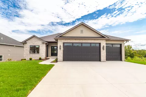 7309 W Golden Willow Rd, Columbia, MO 65202