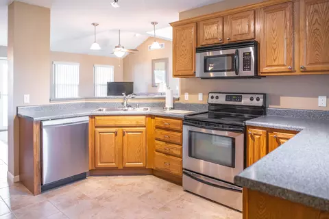 904 E Keg St, Marshall, MO 65340 photo 9