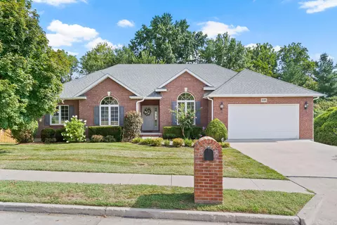 4109 Beach Pointe Dr, Columbia, MO 65203