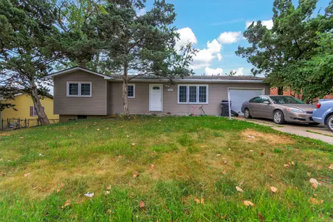2420 White Gate Dr #A & B, Columbia, MO 65202
