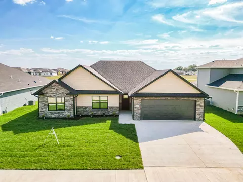 3412 Jagged Leaf Dr, Columbia, MO 65202
