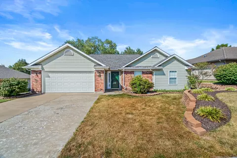 4003 Bent Oak Dr, Columbia, MO 65203