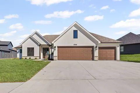 6508 Portrush Dr, Columbia, MO 65201