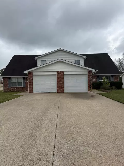 4304-4306 Derby Ridge Dr, Columbia, MO 65202