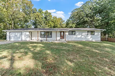 1027 County Road 2505, Moberly, MO 65270