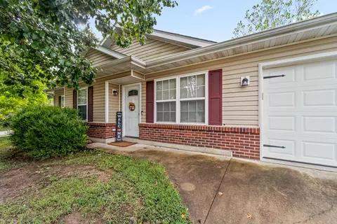 240 E Tully Ct, Columbia, MO 65202