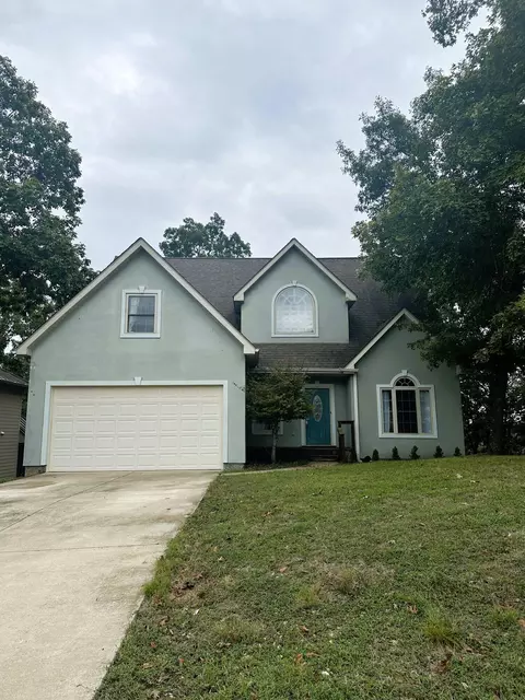 1884 Carol Rd, Lake Ozark, MO 65049