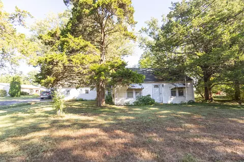 315 W Urbandale Dr, Moberly, MO 65270