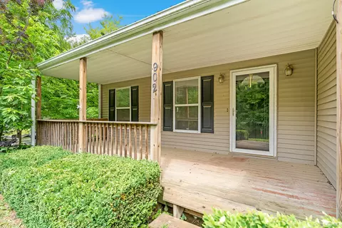 902 Union St, Glasgow, MO 65254