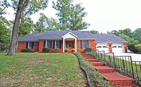 1021 Dogwood Dr, Jefferson City, MO 65109