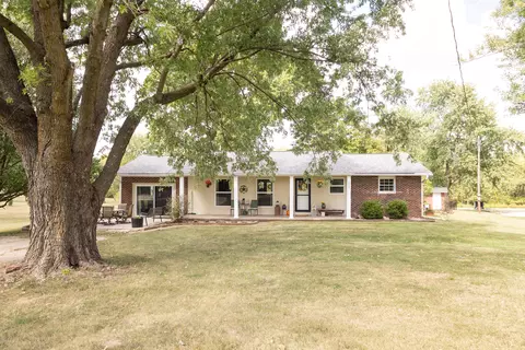 1057 Private Road 1237, Moberly, MO 65270