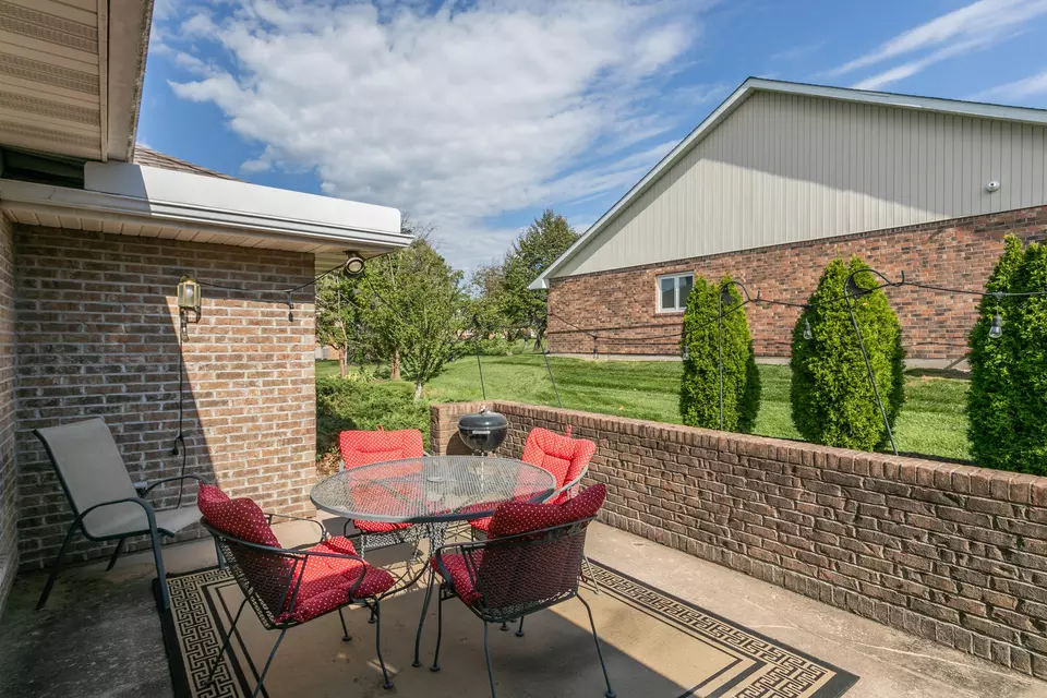 Exterior - 3711 Shadow Glen Ct, Columbia, MO 65203 photo 5 of 9