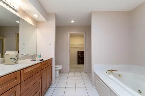 Bath - 3711 Shadow Glen Ct, Columbia, MO 65203 photo 1 of 3