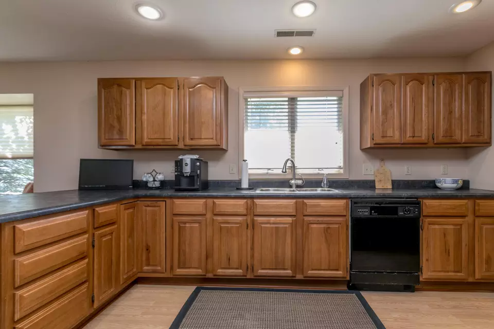 Kitchen - 3711 Shadow Glen Ct, Columbia, MO 65203 photo 3 of 3