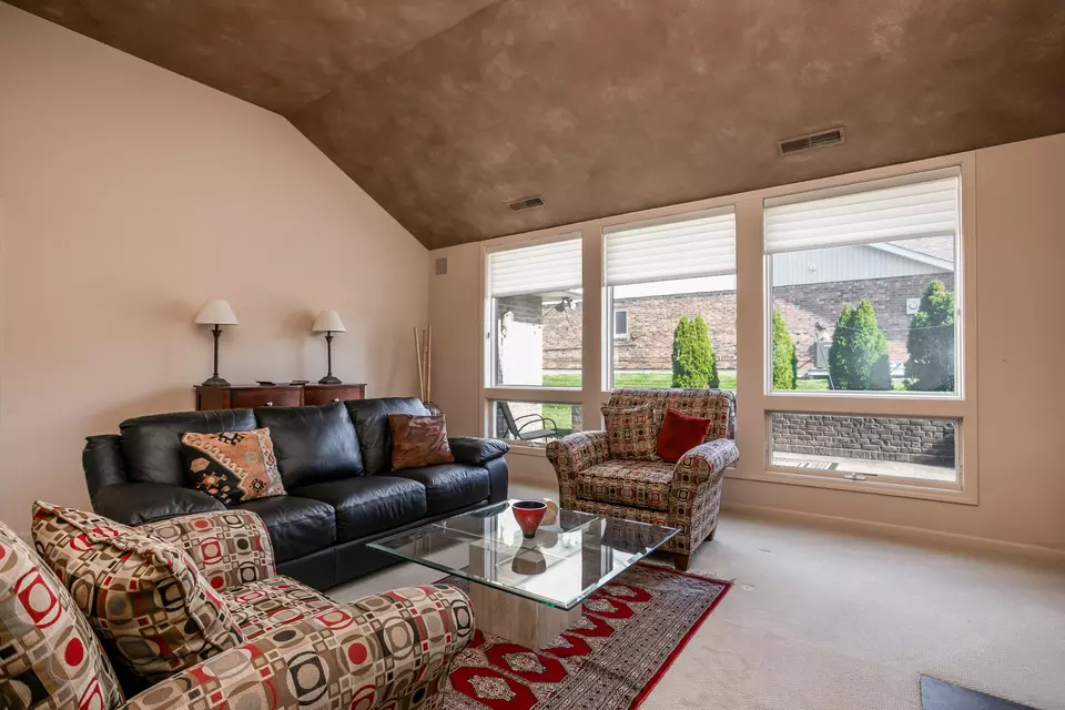 Living - 3711 Shadow Glen Ct, Columbia, MO 65203 photo 4 of 5