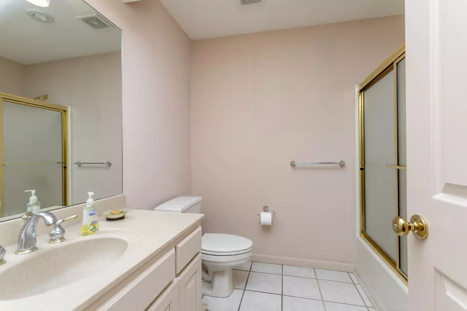 Bath - 3711 Shadow Glen Ct, Columbia, MO 65203 photo 3 of 3