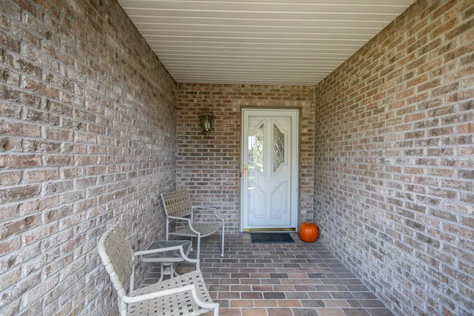 Exterior - 3711 Shadow Glen Ct, Columbia, MO 65203 photo 4 of 9