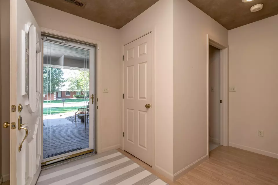 Entry Way - 3711 Shadow Glen Ct, Columbia, MO 65203 photo 1 of 2