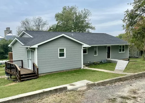 201 E Sulphur St, New Franklin, MO 65274