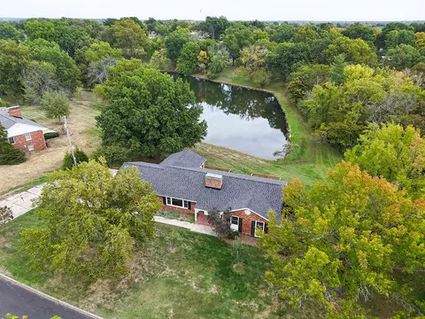 1022 Queen Ann Dr, Columbia, MO 65201