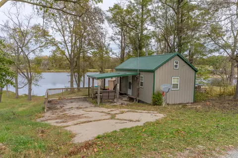 253 S Lake Cir, Cairo, MO 65239