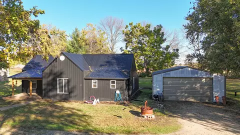 30663 E Press St, Excello, MO 65247