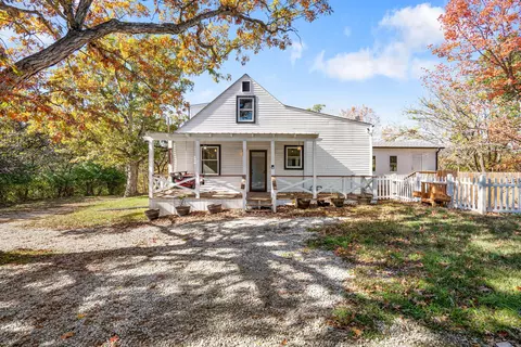 2900 Green Valley Dr, Columbia, MO 65201