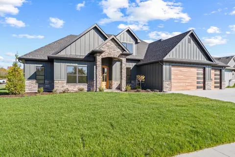 2801 Easley Cabin Cir, Columbia, MO 65201