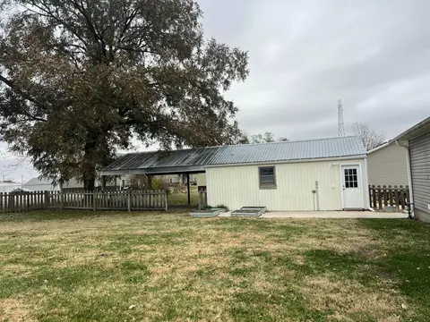 210 3rd St, Pilot Grove, MO 65276 photo 4