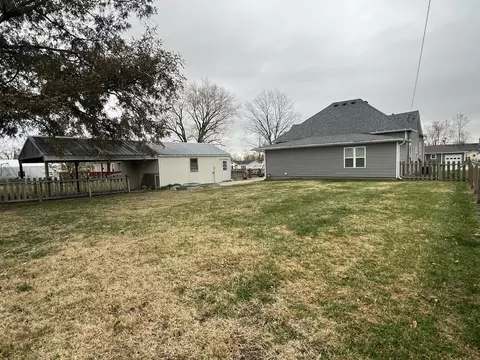 210 3rd St, Pilot Grove, MO 65276 photo 5