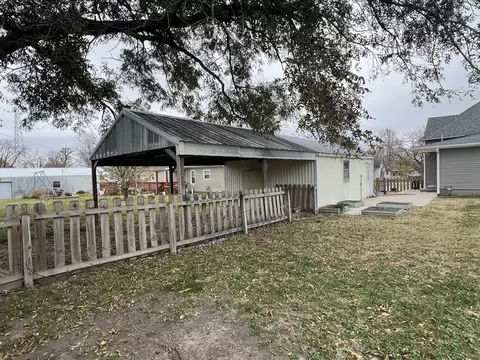 210 3rd St, Pilot Grove, MO 65276 photo 6