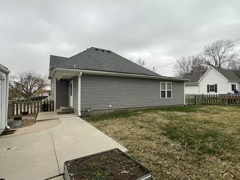 210 3rd St, Pilot Grove, MO 65276 photo 9
