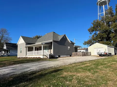 210 3rd St, Pilot Grove, MO 65276 photo 3