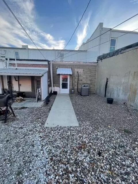 Exterior - 207 N Main St, Paris, MO 65275 photo 1 of 1