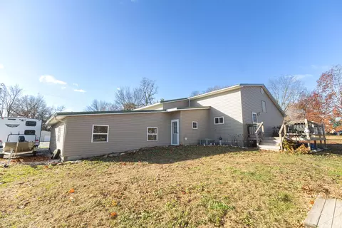 606 E 4th St, Salisbury, MO 65281 photo 8