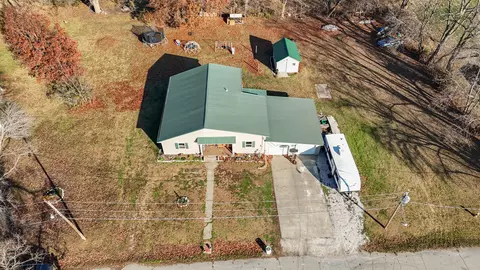 606 E 4th St, Salisbury, MO 65281 photo 3