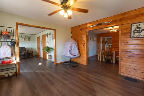 606 E 4th St, Salisbury, MO 65281 photo 14