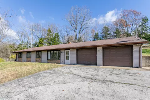 5700 E Lee Rd, Hartsburg, MO 65039