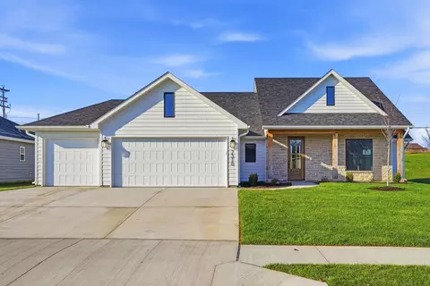 7310 W Golden Willow Dr, Columbia, MO 65202