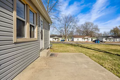Exterior - 230 N Moreau Ave, Tipton, MO 65081 photo 3 of 4